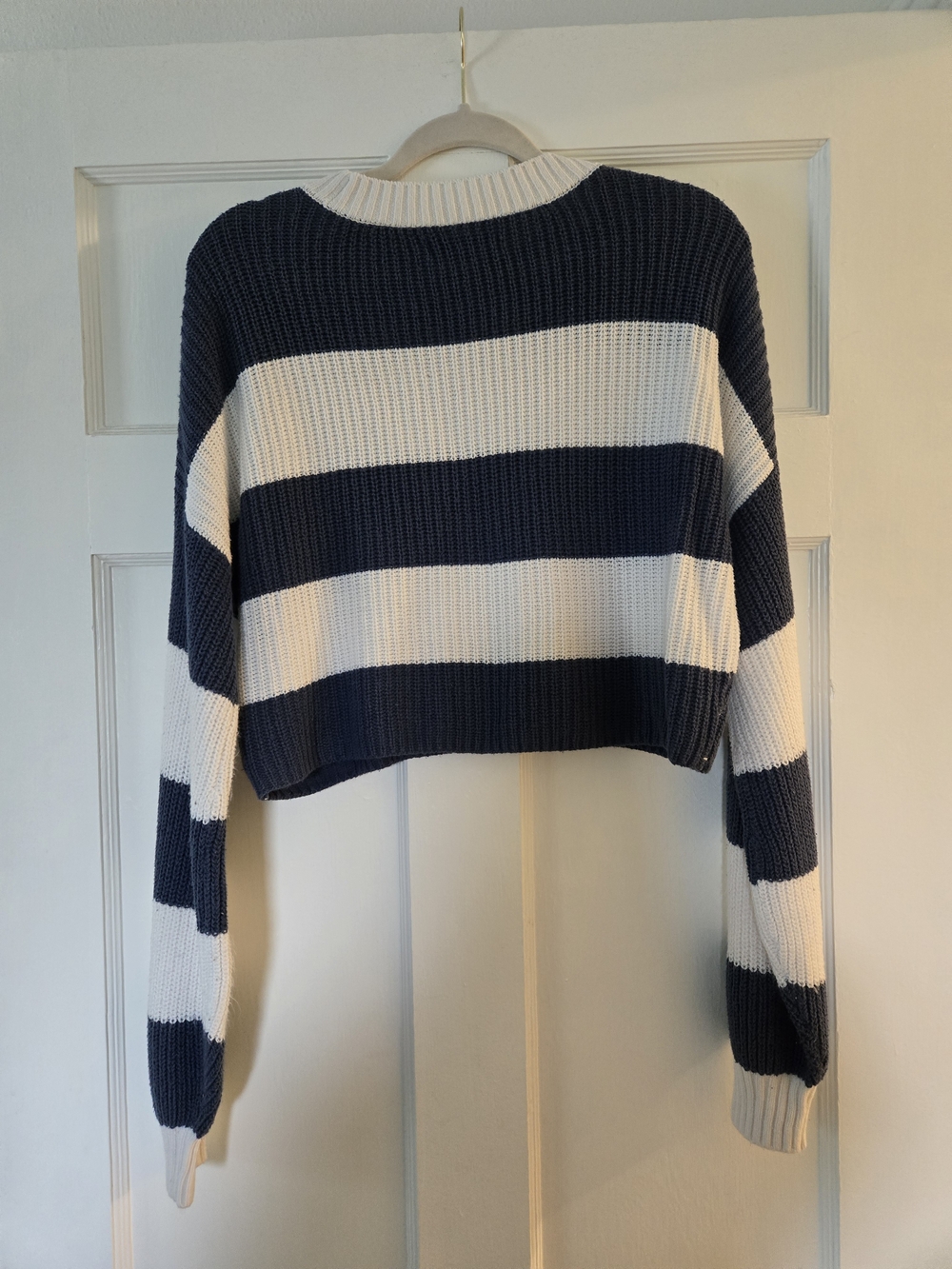 Hollister Cropped Striped Crewneck Sweater - Navy & White - Picture 3 of 5